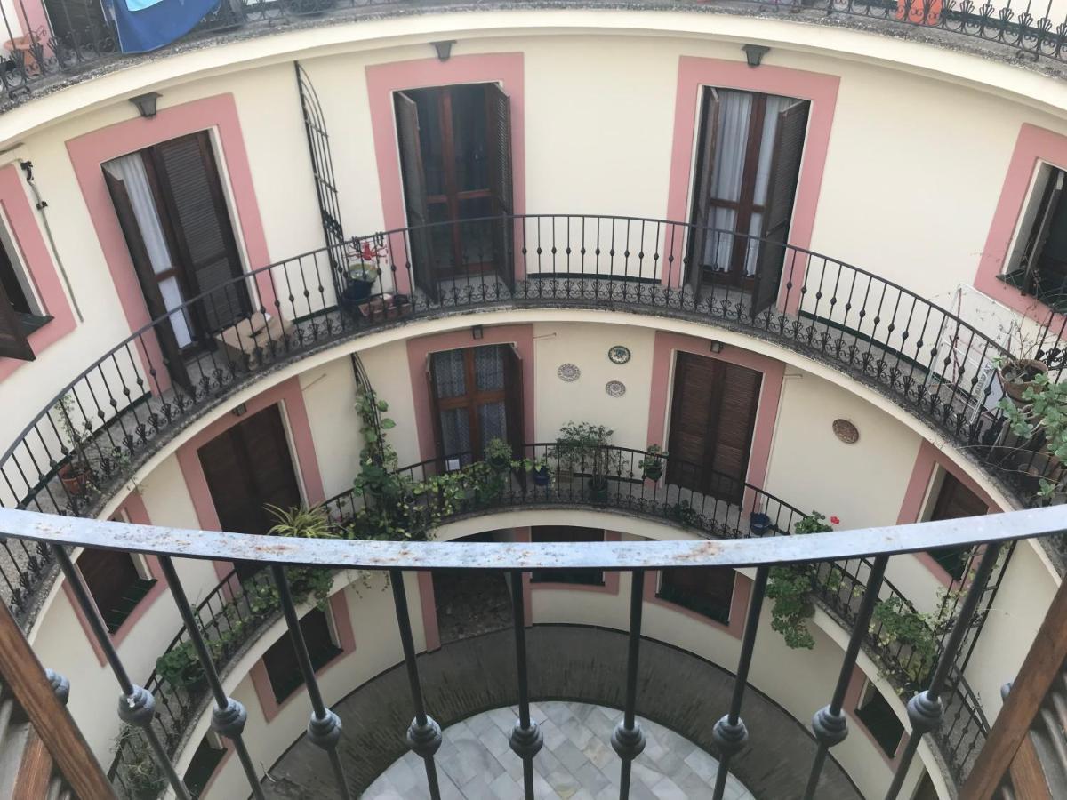 Apartamento San Miguel Apartment Севиля Екстериор снимка